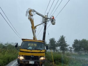 中颱杜蘇芮肆虐花蓮停電六千餘戶 台電積極搶修中