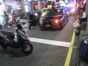 岡山路行人違規　造成2人受傷交通事故