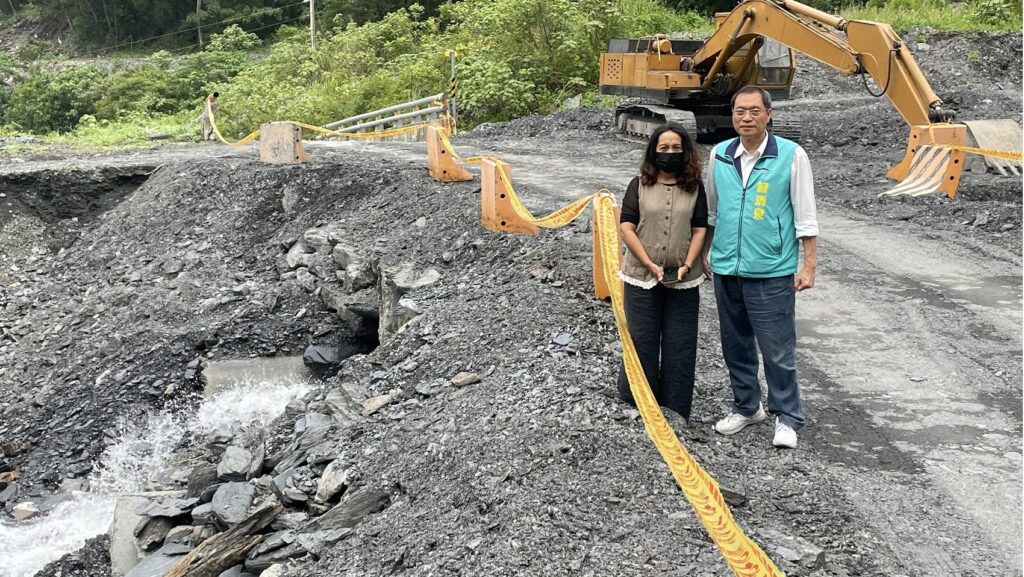 大武部落風災土石流    蘇清泉暖心送物資