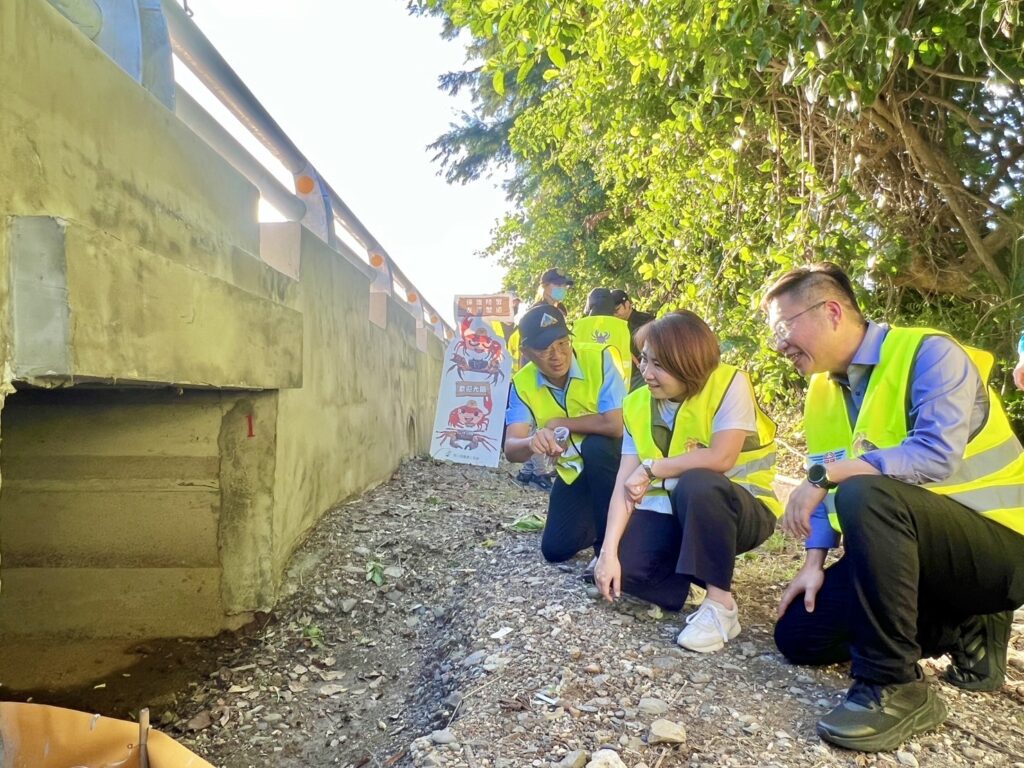 維繫陸蟹生態永續　周春米訪視墾丁地區陸蟹廊道