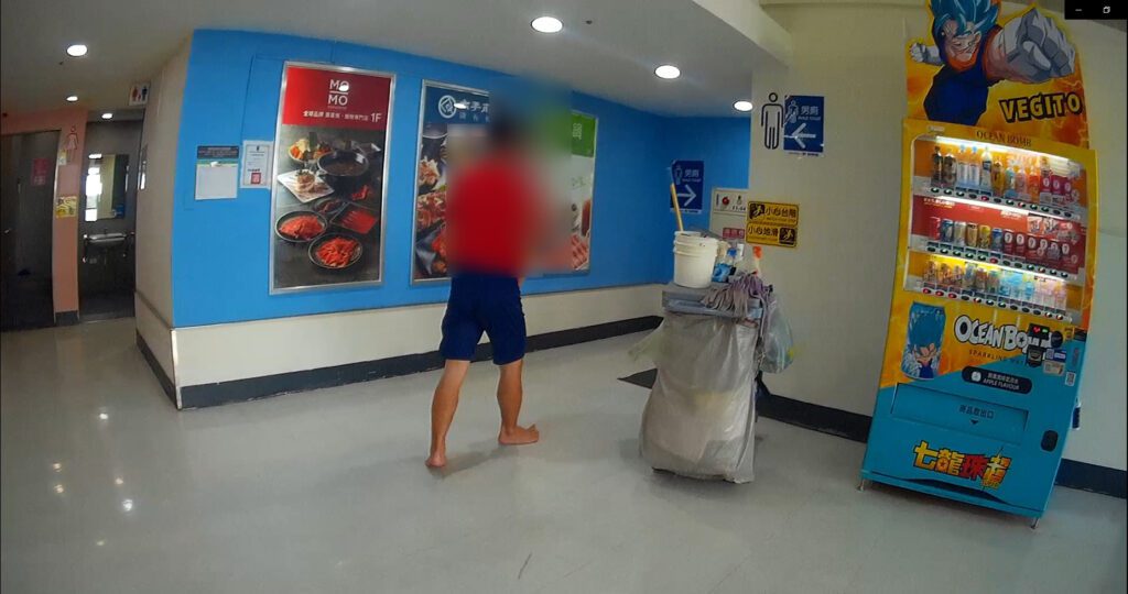 光腳久坐家樂福　暖警協助迷航男返家