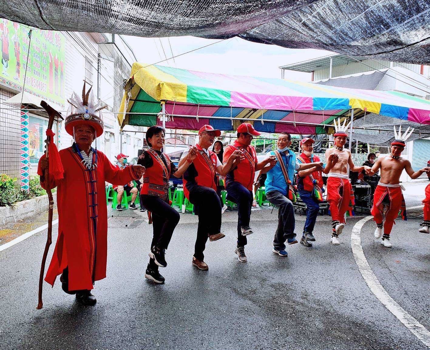 吉安鄉部落豐年祭歡樂登場  游淑貞頒紅包與族人慶豐收