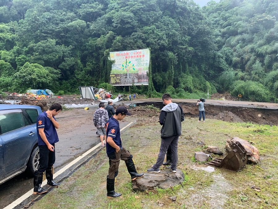 豪雨重創南投仁愛鄉　盧秀燕確診不適仍指揮調派兩批搜救隊趕往馳援