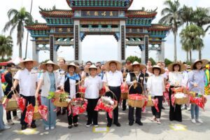 義民祭啟動儀式今熱鬧登場  中臺八縣市首長挑擔祈福