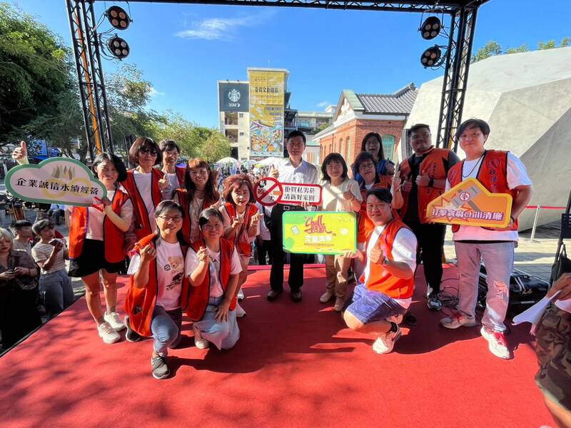 南區國稅局南洋風情「Chill好稅 文藝清廉市集」，與民寓教於樂吃喝玩樂Chill嗨嗨!