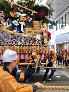 參與盛岡山車秋祭慶典 魏嘉彥見證文化傳承盛況