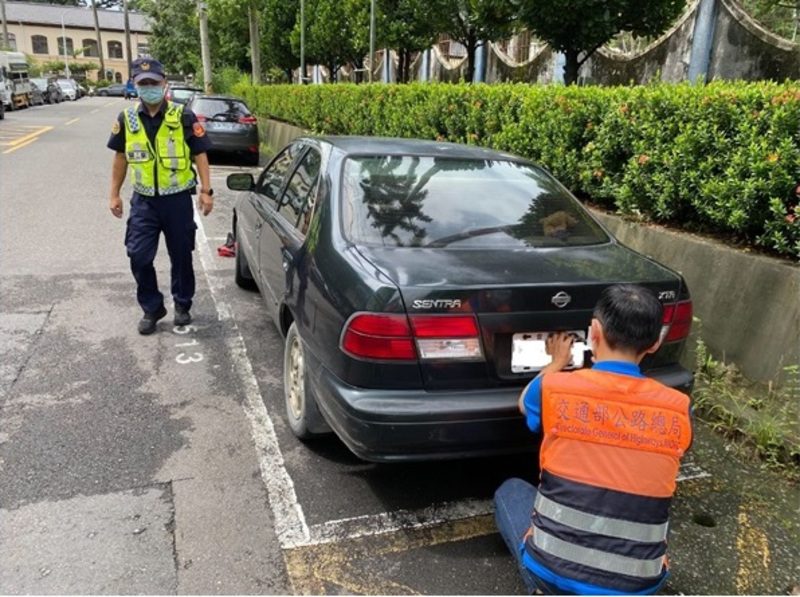 監警聯合取締出擊! 杜絕號牌註銷車輛路上趴趴走