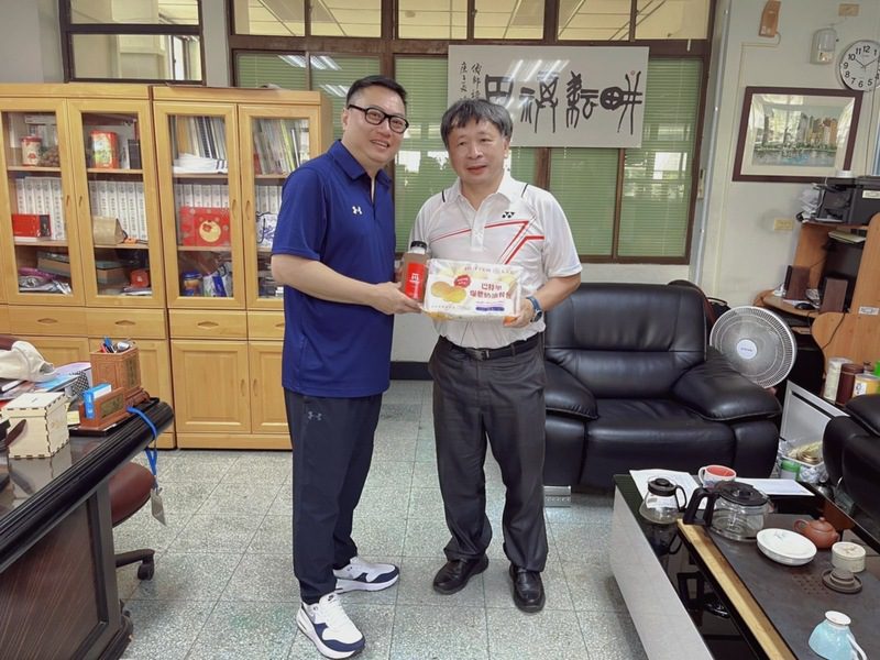 教育界花絮！林錦泰董事長慷慨捐助，彰顯三民區民族國小家長會一份溫暖與愛