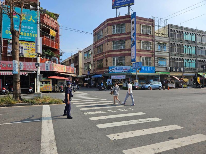 中秋月圓人團圓　東港警全力維護連假交通安全及順暢