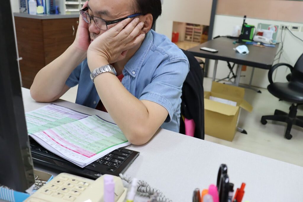 男上班頻打瞌睡易發脾氣疲憊不堪　檢查竟是「男性更年期」導致