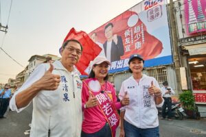 影音/首長級不分區立委陪同掃街   陳若翠：團結一心「下架民進黨」！