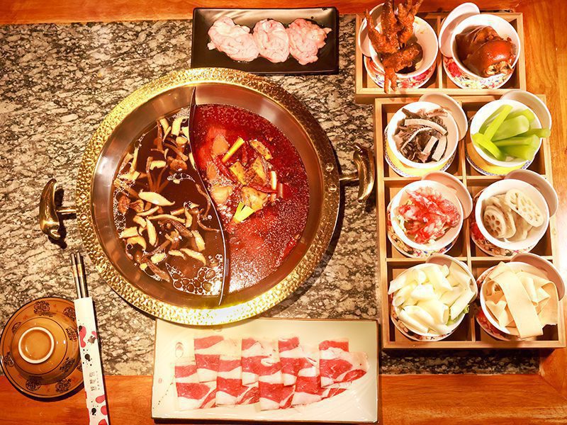 中壢「重慶麻辣鍋」完美復刻道地味！精緻蓋碗擺盤嚐豬腦花