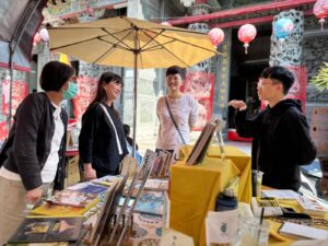 民雄保生大帝廟前文學辦桌、 創新書市讓閱讀深入在地