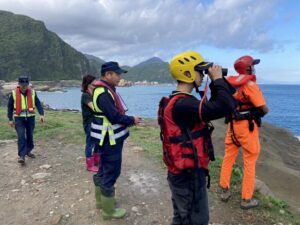 東北角釣客未穿救生衣　新北警消加強取締開罰