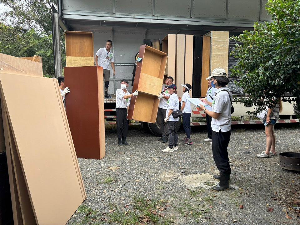 卡努颱風重創南投偏鄉　北市再生家具援贈受災戶