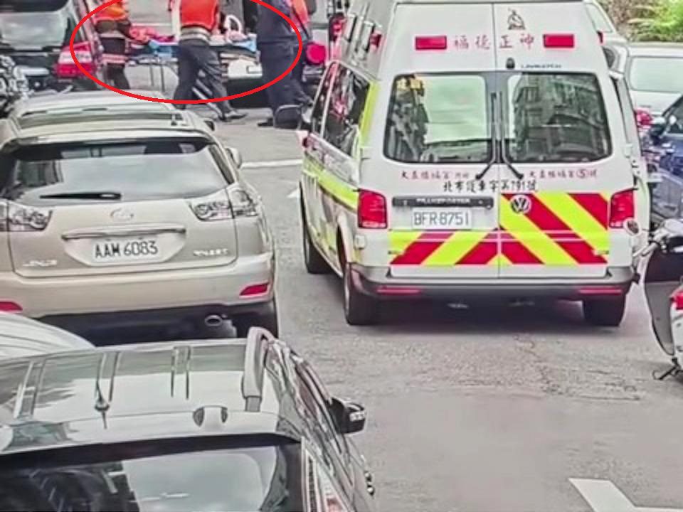 狠外甥借無錢惱怒　持刀殺阿姨送醫身亡