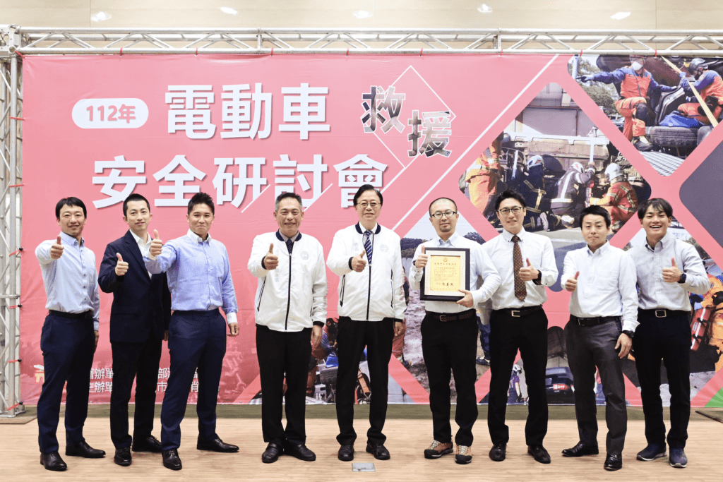 台日交流不打烊     張善政現身八德推動電動車救援研討會     強調災害防救不容忽視