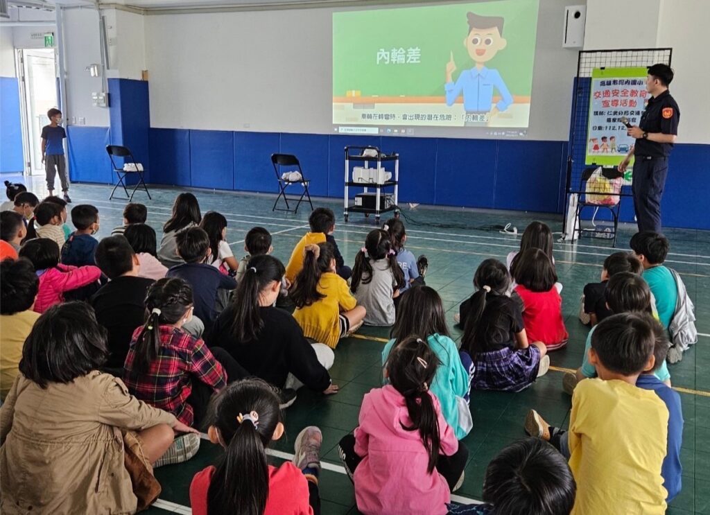 仁武警深入校園紮根交安觀念　守護學童行的安全