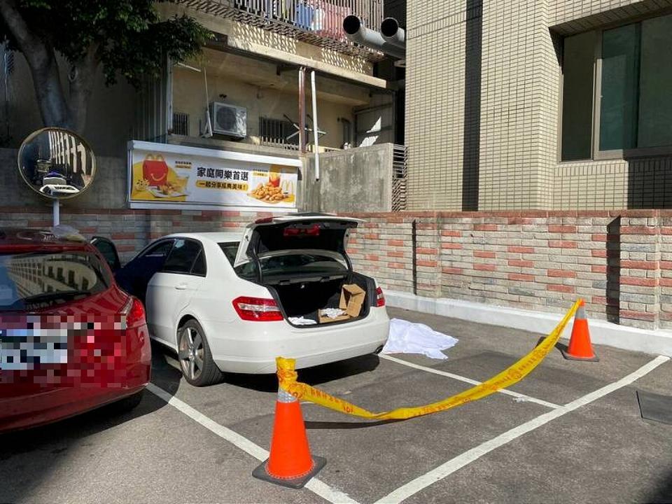 台中麥當勞停車場凶殺　疑離婚夫殺妻後自戕雙亡