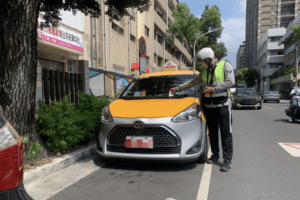 選舉投票日      新北市路邊停車格平日收費路段暫停收費