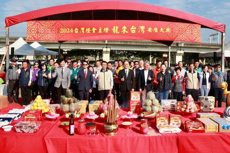 2024台灣燈會高鐵燈區主燈「龍來台灣」安座  黃偉哲歡迎全國民眾來台南賞燈