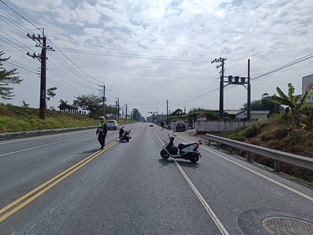 大寮區河堤路一段交通事故　摩托車騎士送醫搶救