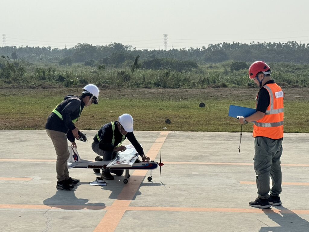 屏東無人機飛行場開考定翼機   南部飛友考照免奔波