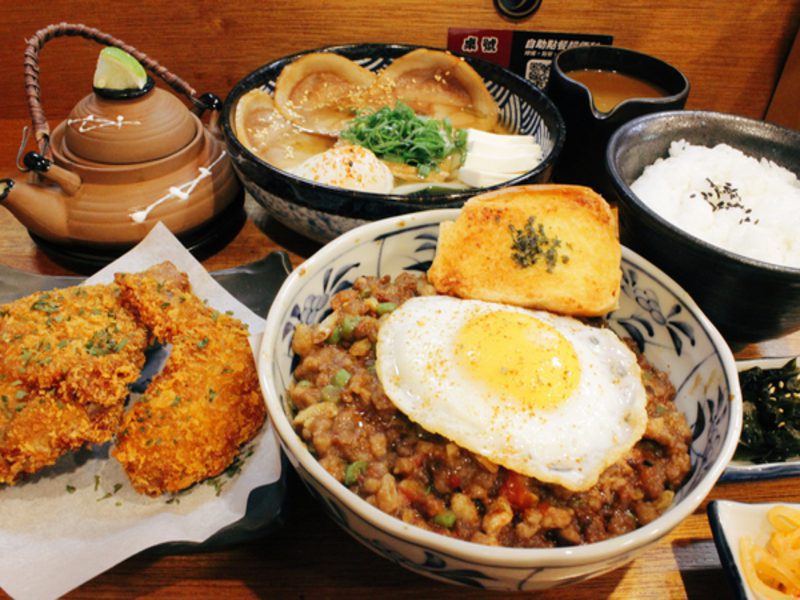 咬下去酥脆激汁！高雄濃厚日式咖哩  蔬果熬煮鮮甜超下飯