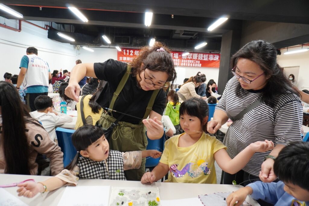 農曆年前玩串珠創意   高雄市社教館活動樂趣滿分