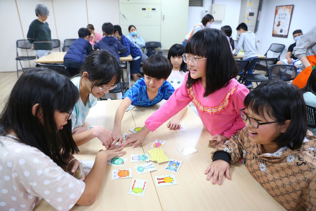 繽紛閱讀  花開世界母語日  中市圖講座邀作家暢談多元文化之美