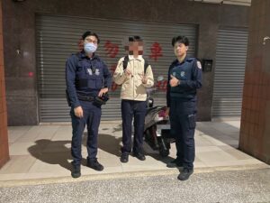 男大生弄丟鑰匙　實習警耐心徒步找回