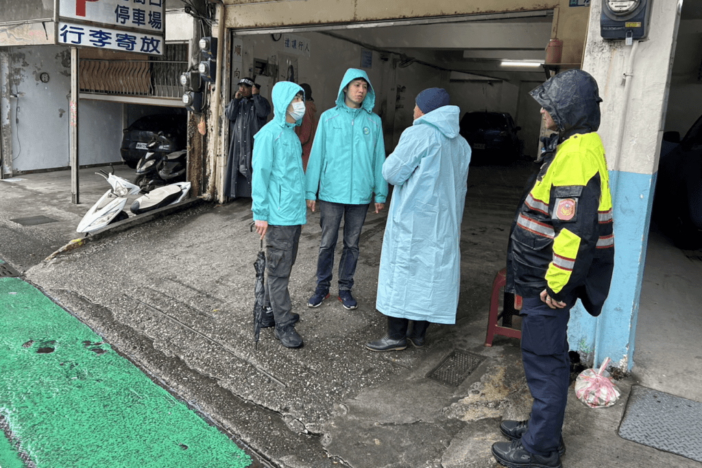 農曆春節前夕     瑞芳區公所聯合瑞芳警分局稽查九份停車場     杜絕哄抬停車費