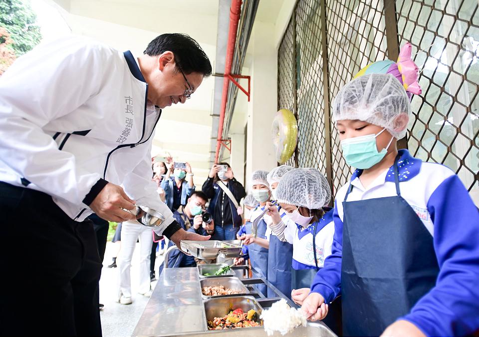 校園營養午餐導入智慧廚房　強化品質衛生安全