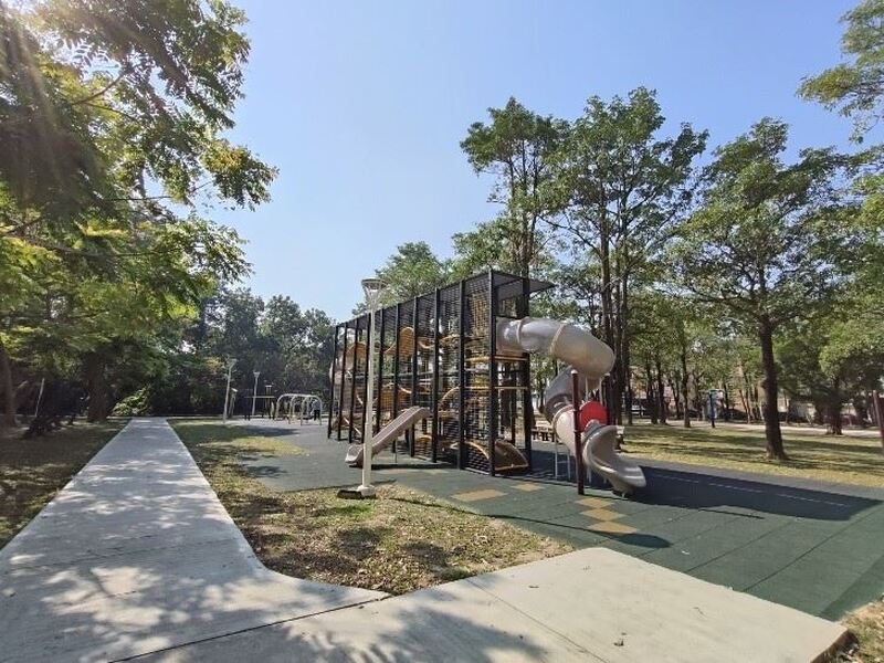 南燕公園泥火山遊戲籠 好玩又刺激