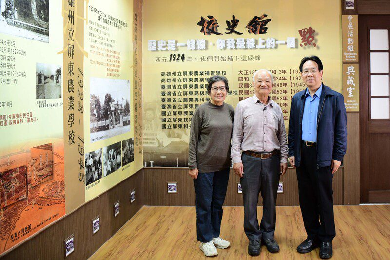 詩人吳晟重返母校與學弟妹暢談《南風青春》