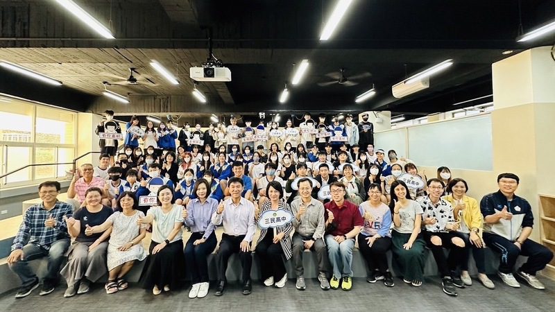高雄市立三民高中64人摘星 58級分通過台北醫學大學一階 再創巔峰