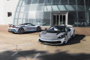 AUTOMOBILI PININFARINA 製造定制的雙款超級跑車：REVERSARIO 和 ANNIVERSARIO —-值得慶賀的平衡感