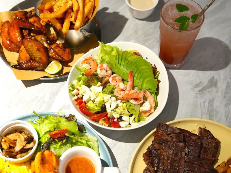 蘆洲早午餐推薦！大份量美式早午餐、排餐系列「幽默」上桌