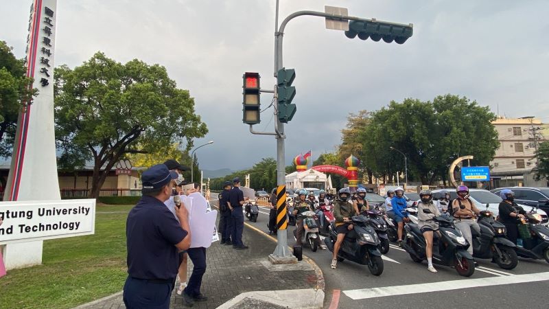 內埔分局分局長率團赴　屏科大宣導交通安全及詐騙防範知識