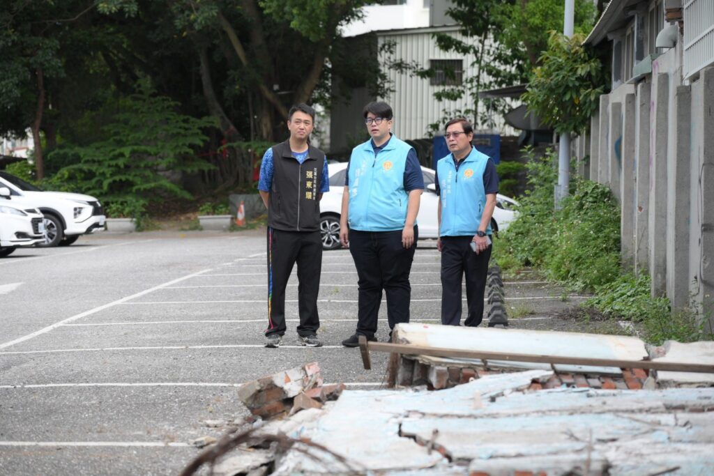 魏嘉彥視察倒塌圍牆 全力協助重整家園