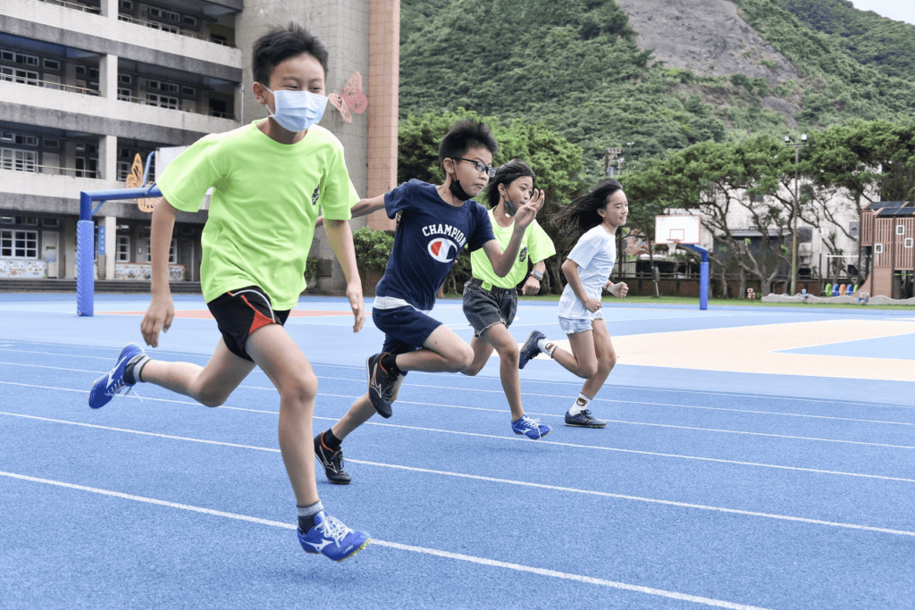 愛運動的孩子有福了     MIZUNO馬拉松接力賽公益贈鞋助力田徑隊