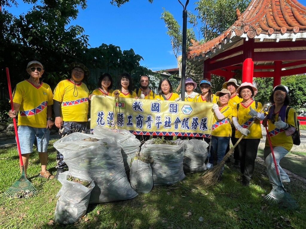 還給花蓮市中山公園本來面目 韓林梅率志工清理災後境境