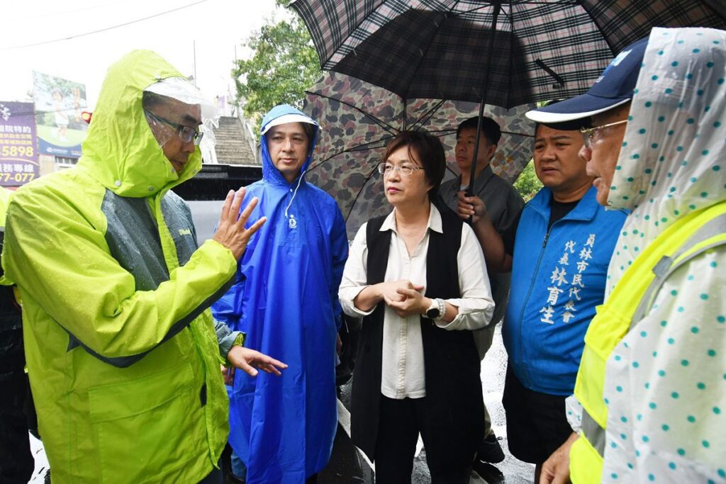 大城鄉濁水溪流域下游溪口暴漲　縣長王惠美關心溪口淹水情形