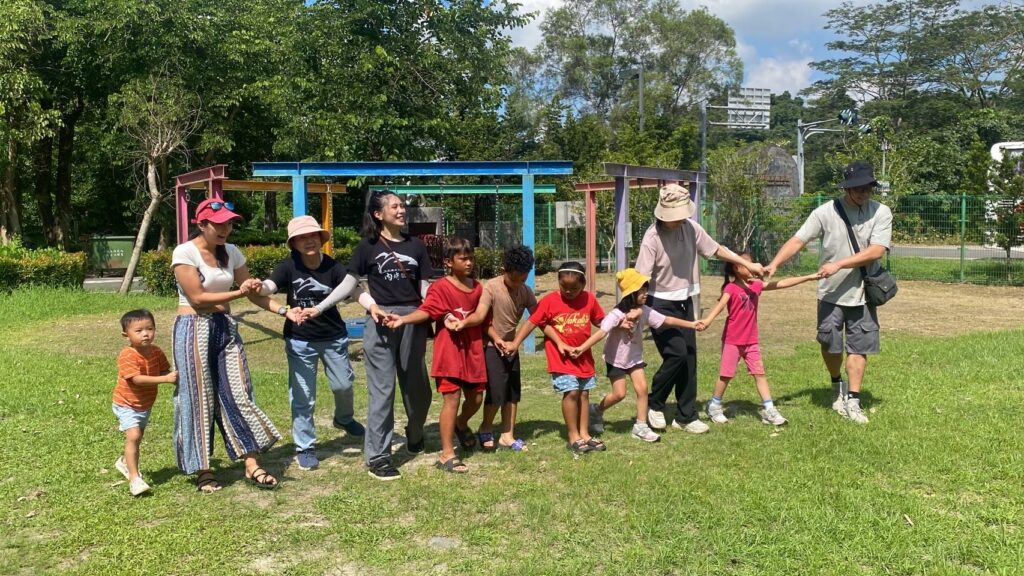 屏縣原住民節慶八步舞與現行流行16蹲　串起不同家庭間同伴遊戲的樂趣