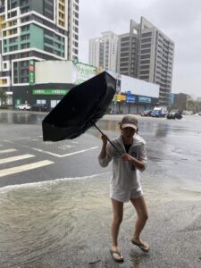 高雄市議員白喬茵抨擊市長治水不力，呼籲市府重視民眾需求