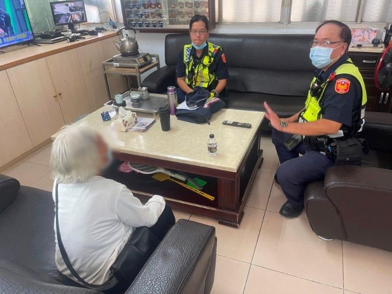 婦人買藥險遭詐騙　東港警即時到場阻詐