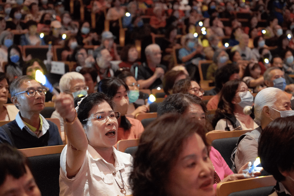 讓奉獻成為一種榮耀！新北市府攜手旺旺基金會     公益演唱會獻唱慰勞萬名志工