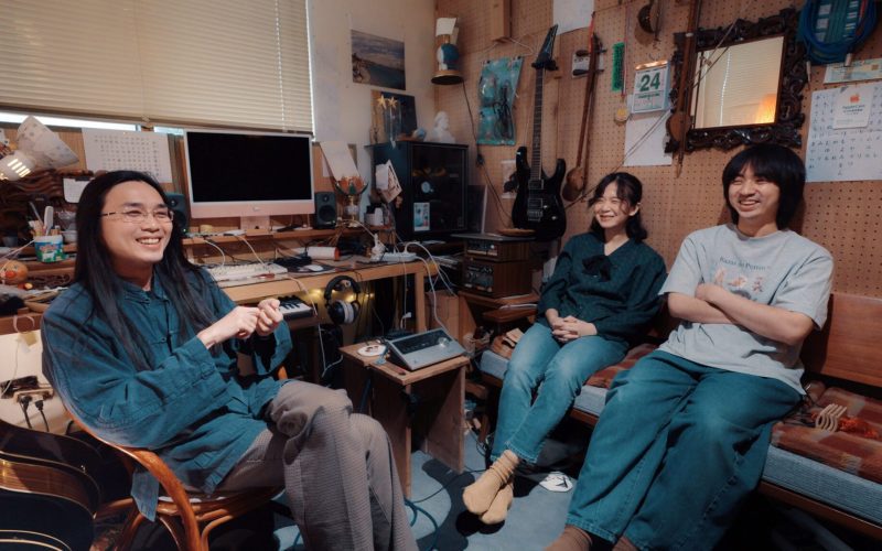 百合花樂團創作混血音樂實驗 以台語為核心 融合搖滾 藍調 雷鬼 放克並撞擊北管 南管 唸歌等傳統聲音