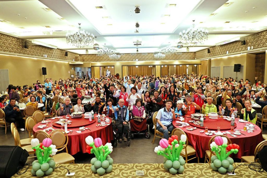 嘉義市114年身心障礙人士歲末聯歡　黃敏惠表揚感謝身障團體