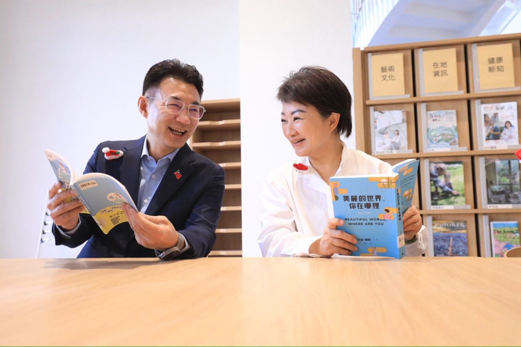 打造「會呼吸的圖書館」！　 北屯溪東圖書館正式開館 盧市長：提供多元友善閱讀空間